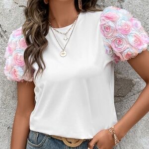 Emery Rose Clasi Floral Appliques Puff Sleeve Tee